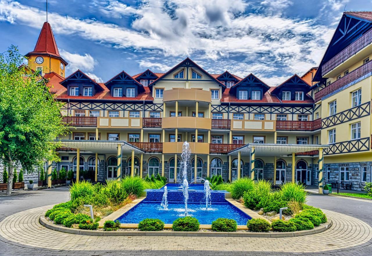 St Lukas Medical & Spa Świeradów-Zdrój Exteriör bild