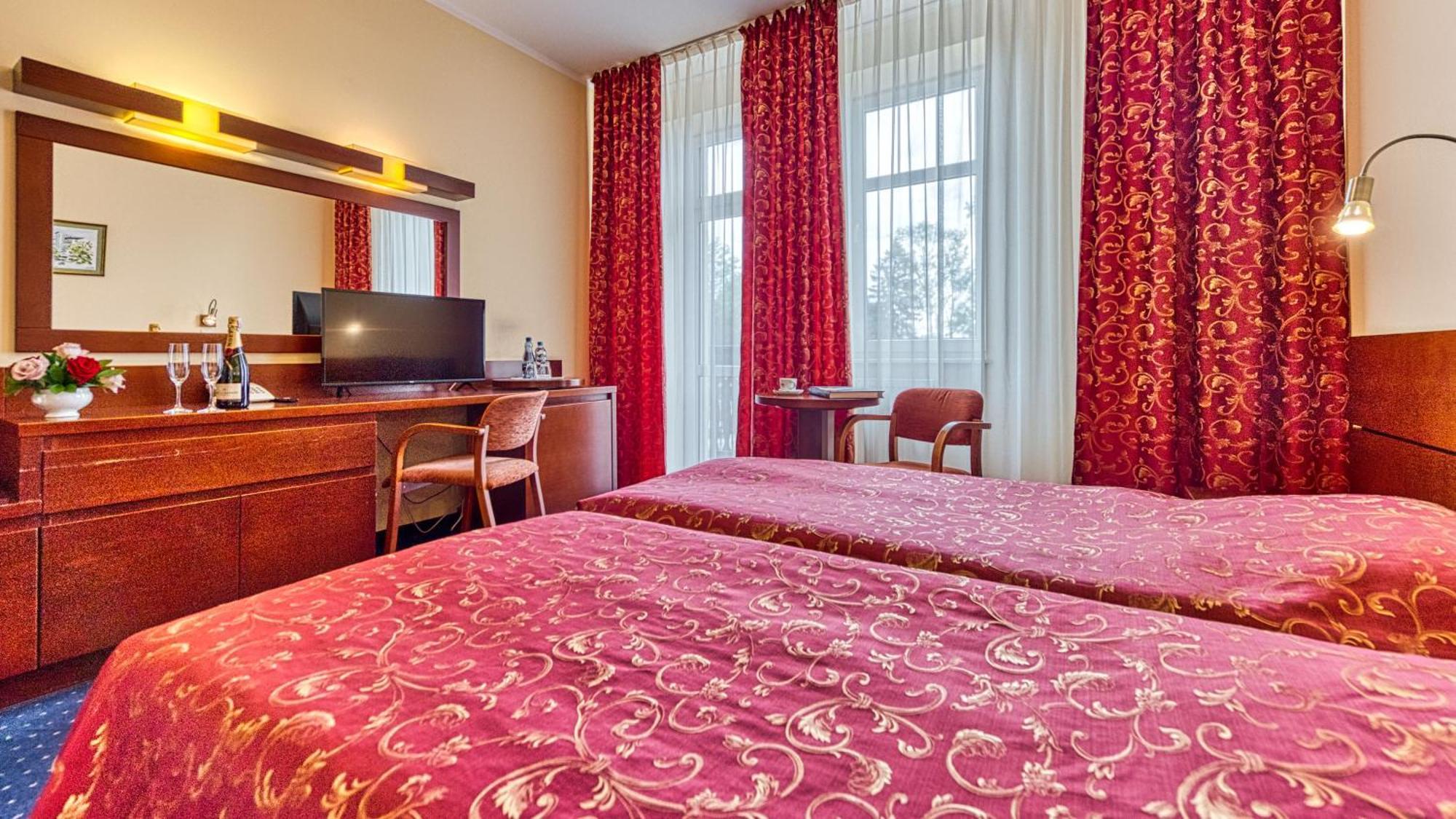 St Lukas Medical & Spa Świeradów-Zdrój Exteriör bild